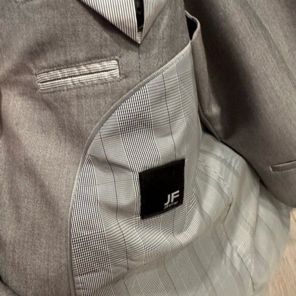 J Ferrar Suit 3 pieces gray color - Picture 3 of 6